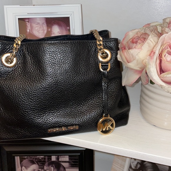 Black leather Michael Kors purse - Picture 2 of 5